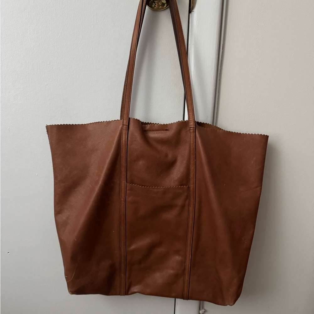Beautiful Banana Republic Oversize Leather Tote